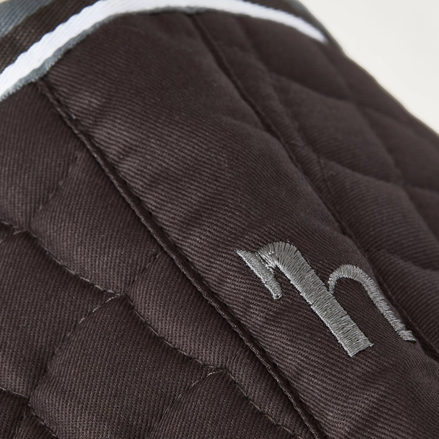 Horze Adepto Dressage Saddle Pad - Dark Brown - Image 3