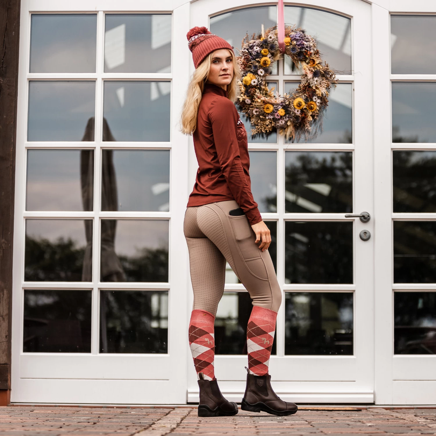 Horze Emily Snowflake Knitted Hat - Rum Raisin Brown/Marsala Red - Image 3