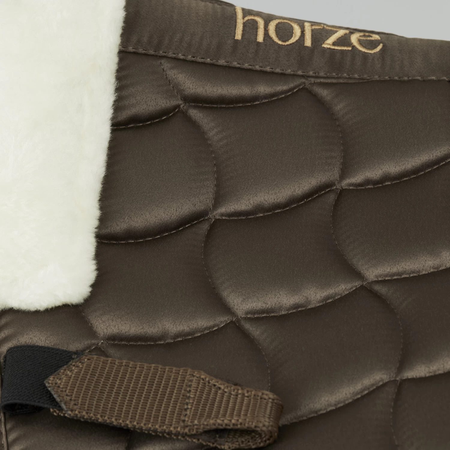 Horze Houston Comfort Fleece Dressage Saddle Pad - Bison Dark Brown - Image 4