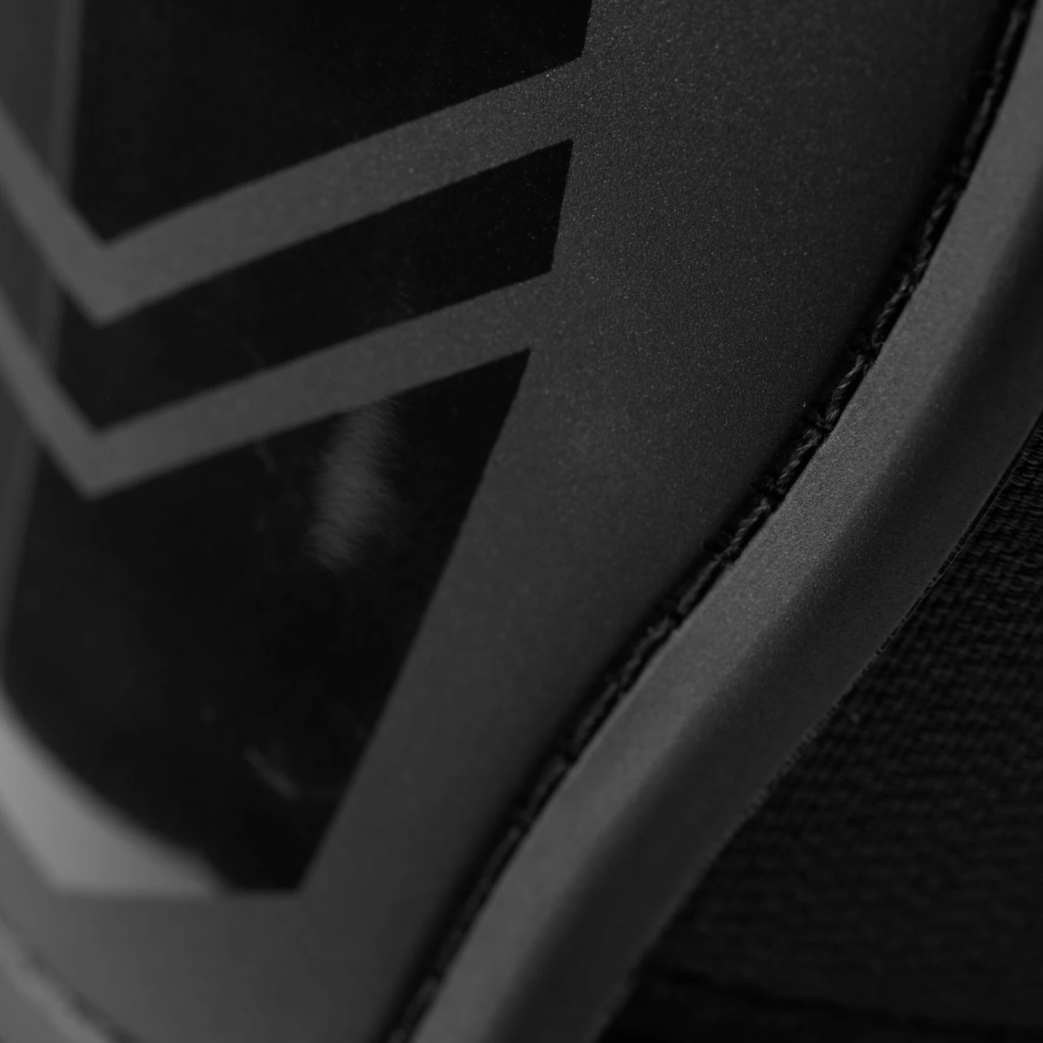 Horze Caliber Fleece Hind Fetlock Boots - Black - Image 3