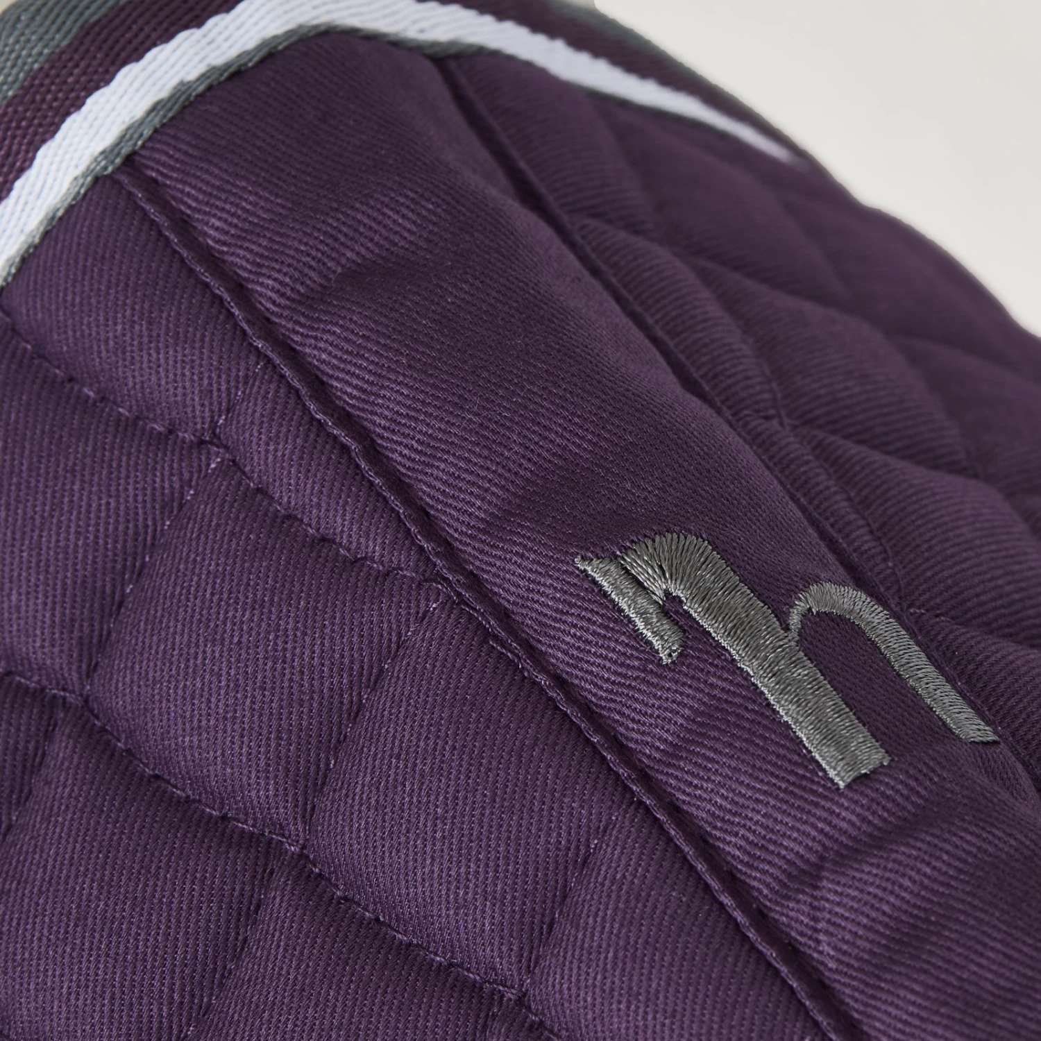 Horze Adepto Dressage Saddle Pad - Blackcurrant Purple - Image 4