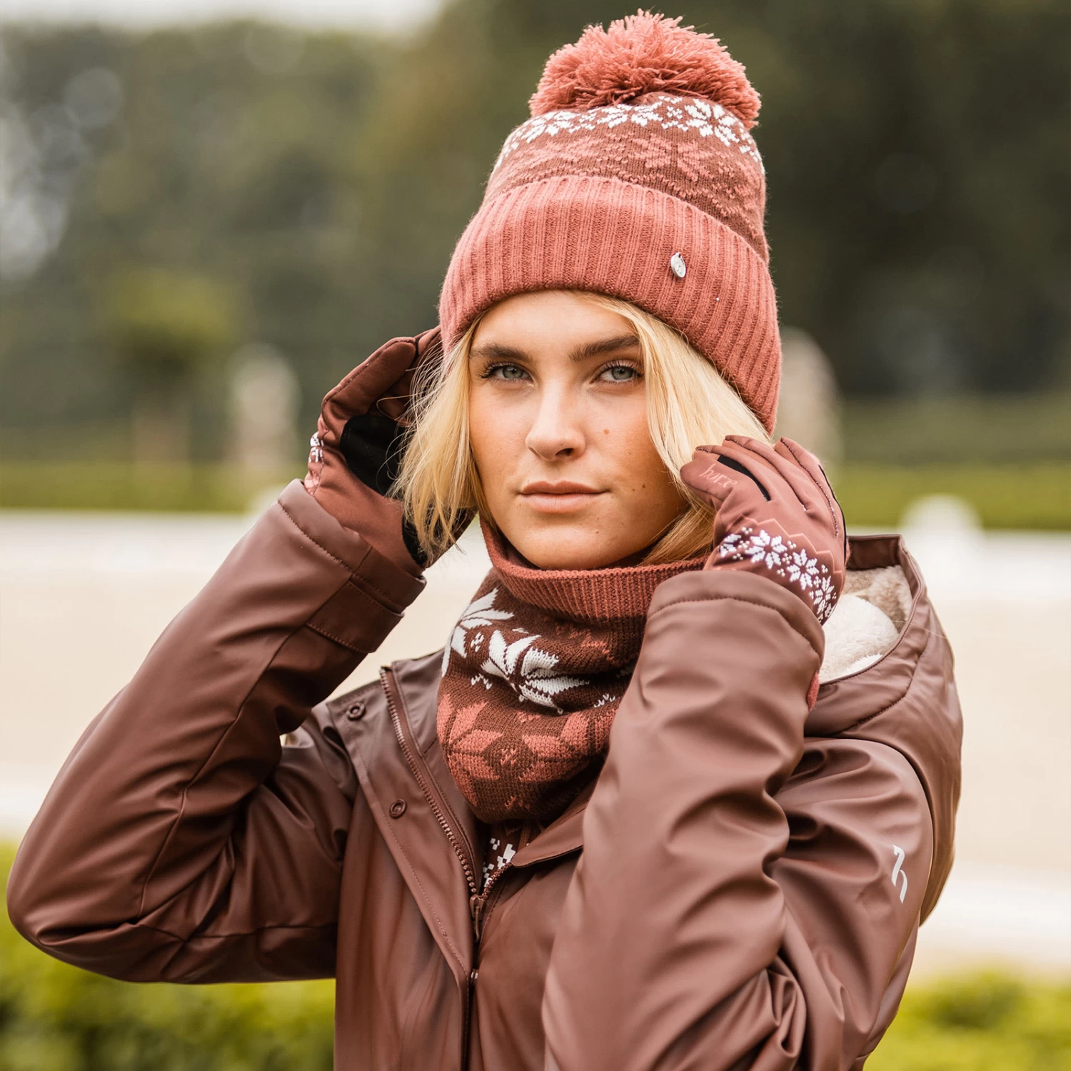 Horze Emily Snowflake Knitted Hat - Rum Raisin Brown/Marsala Red - Image 5